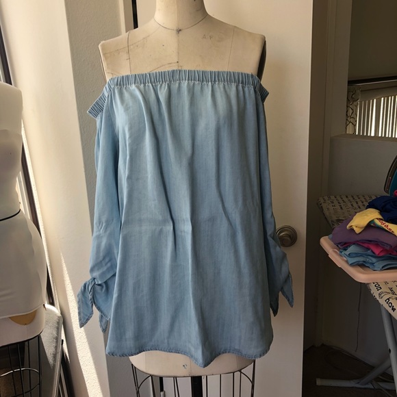 Karen Kane Tops - Off the shoulder top